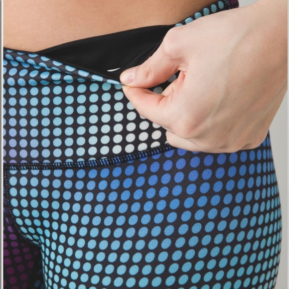 Lululamon atheletic pants - Picture 7 of 7